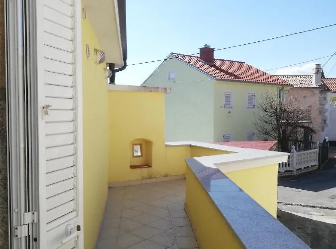 Lemon Apartment
